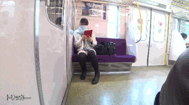 【期間限定再販】車内対面パンチラ1