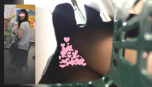 綺麗な奥様のスカートの中の秘密part22