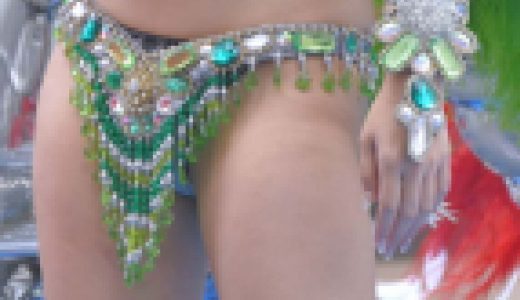 サンバ日本人ダンサー生足のすき間ジックリ鳥肌が見える20代狙い