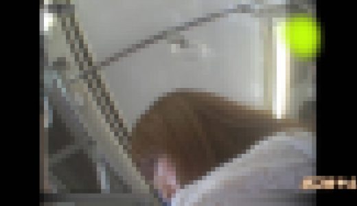 スケベパンティ接近撮り④ギャル２名