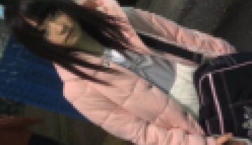 お腹と背中がくっつきそうな細い、制服世代