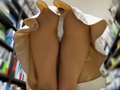 【巨乳お姉さん☆ワンピの中の秘密】肉厚尻に食い込みパンティでスカートの中はエロエロ空間＋ぷるぷるおっぱいお触り中!!!
