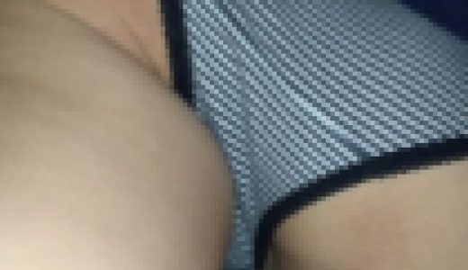 けしからん、エスカレーターで盗撮を警戒して最後尾に乗るような娘には悪戯part.46【携帯用・縦動画】