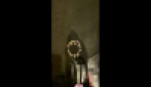 靴に悪戯　ギャルのパンプスにちんこ擦り付け