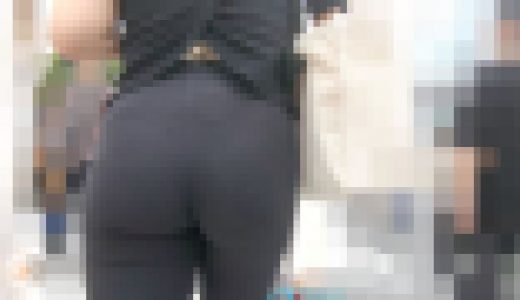 【新機材】【4K高画質】 Tバック透かせて闊歩する黒ヨガパンギャル