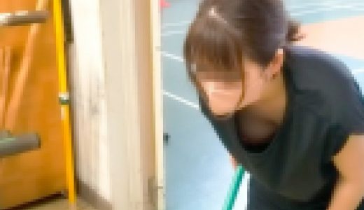 ママさんバレー胸チラ