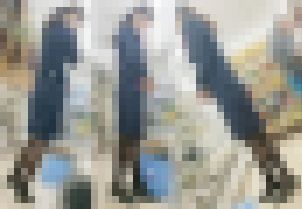 黒パンストの携帯ショップ店員さん