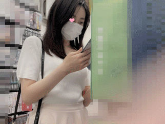 【禁断の逆さ撮り】臆病な同業者さんとツ●ヤで立ち読みするピンクミニ娘編　vol.9