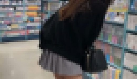 ☆本屋でスカート盗撮☆JD