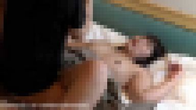 ぽっちゃり界のスーパーアイドルひなたさんのデビュー作 セックス編