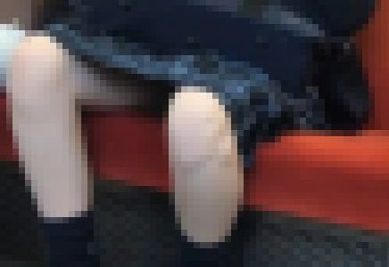 脚開きすぎじゃね女良!!電女良視姦＾＾