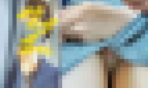 電車内 お休み中の女の子を隠し撮り　3　前スリットスカート　睨まれました