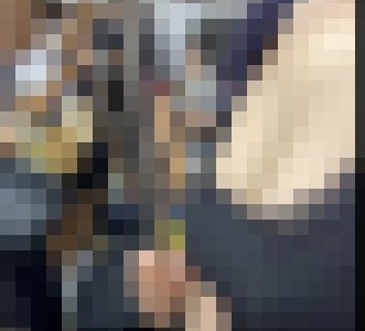 爆乳人妻の谷間胸チラ②