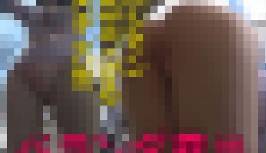 ベランダでTバックを見せつける女子大生