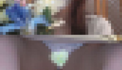 [4K][胸チラ]清楚系娘の足が段々開いていき…透け透けフロントP＆160度の大開脚