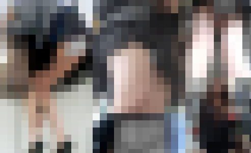 駅構内にて美女が屈んでモロパンチラ！めくり&amp;前後密着悩殺パンチラ盗撮動画（Full HD）
