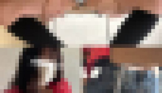 自習室盗撮　赤いジャケットとショーパン1