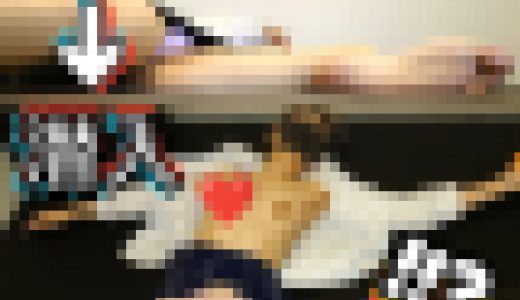 【危険盗撮③】ウルトラ美脚ギャルJKの漫〇個室内に盗撮＆潜入!?REC25