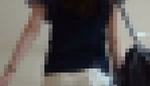 ちょっとエッチな白スキニーお姉さん