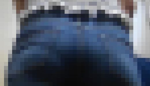 パツパツデニムのスレンダーお姉さん