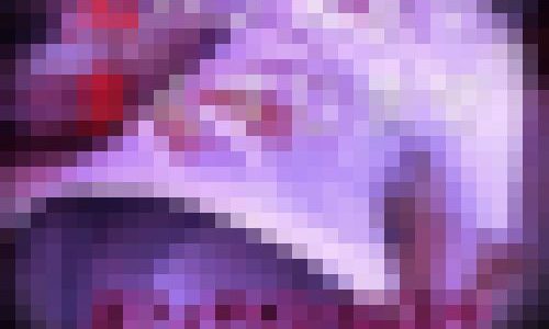 （再販）ヤバいアングルで黒いパンスト越しのマンスジが！プリケツで「抜ける」かれんのパウダーマッサージと完全にこすれてる足コキ