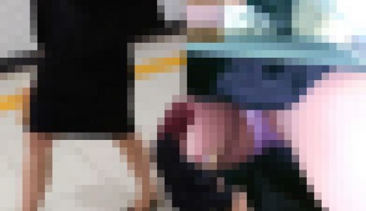 白P撮れたタイトスーツOLさんを翌日も同じ場所で待ち伏せたら、えちえちピンクPを生で堪能できました