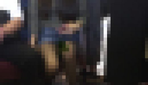 【パンチラ】黒髪JDちゃん、超デニミニの黒ストッキングから白パンチラ、こんな奇跡的なパンチらは2度と起こりません