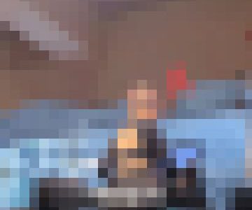 027 【4K】ついにバレた？ジムでウォーキングするパリピギャルの黒レギンス尻