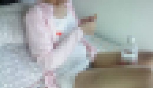 無防備なくつろぎ姿ホステルで隠し撮り☆ショートボブヘアの可愛い女の子でポチもあり