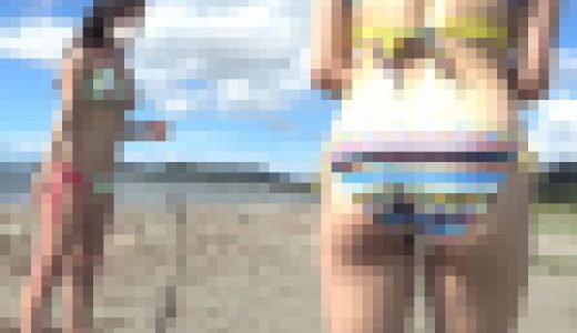 【超高画質】夏だ！海だ！超絶巨乳スーパー神尻ビキニギャル2人組 エロ尻突き出してスイカ割り編