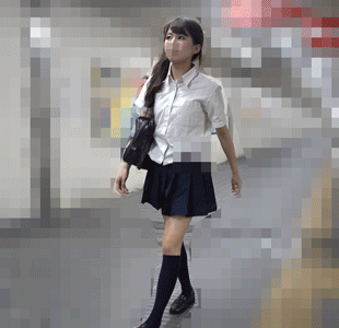 【再販】スカートめくりvol50〜2視点撮影で制服美少女がめくられ生尻食い込みパンツ丸見えパンチラ盗撮?