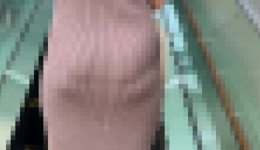 スケベな体。エロエロニットワンピからお尻のフォルムがクックリ。