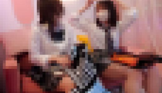 ハロウィンコス＊女子会でたっぷり胸チラ＆パンチラ撮影