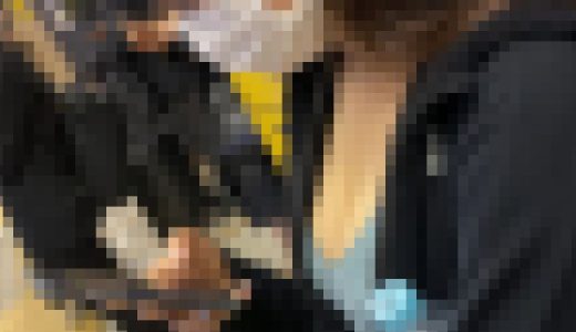 巨乳女子大生の見事な巨乳の谷間(*ノωノ)