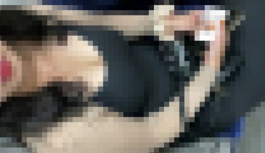 電車内で出会った巨乳胸チラ動画4本セット。