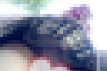 小柄な無防備ミニスカJDのスジまでしっかりパンチラ盗撮?