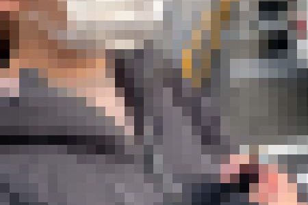 ガチ盗撮☆某公園でミニスカ生足でオジを誘う立ち女子を交渉のフリしてパンチラ撮影?まさかのアンダー編